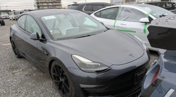 Tesla Model 3 Long Range