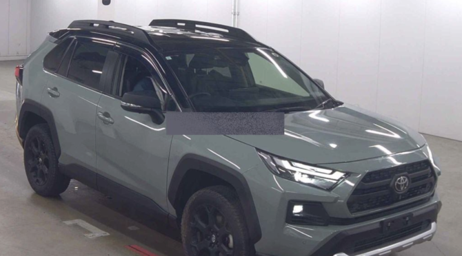 TOYOTA RAV4 HV Adventure 2