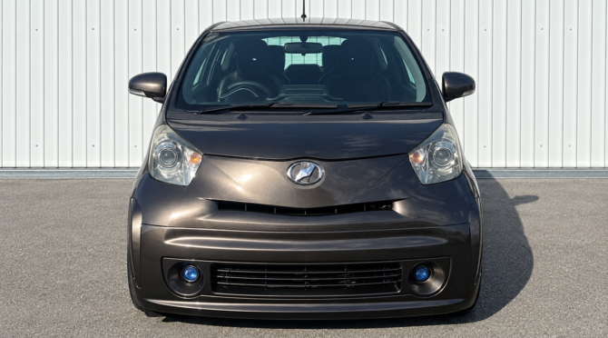 Toyota iQ MODELLISTA – Special Edition | Japan Import