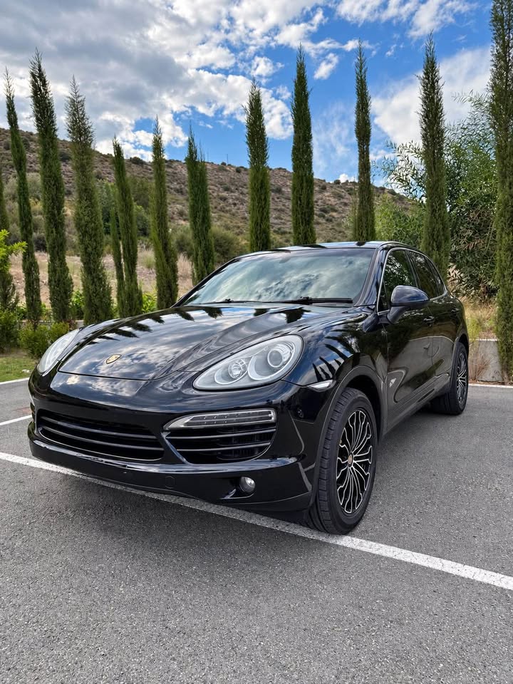 Porsche Cayenne 2013 - photo 1
